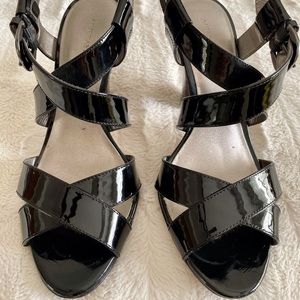 ANN TAYLOR Black Patent Leather Sandals 6M